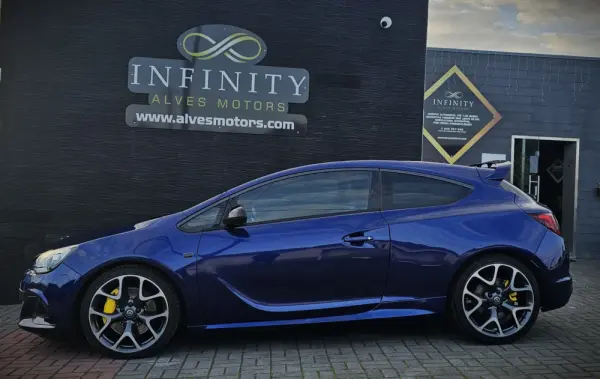 Opel Astra GTC 2.0 T 2