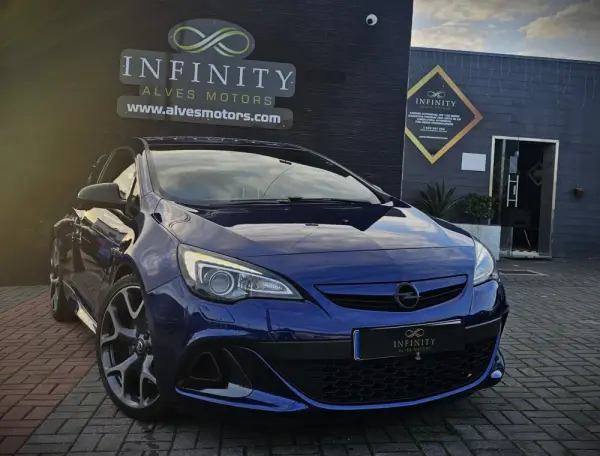 Opel Astra GTC 2.0 T 3