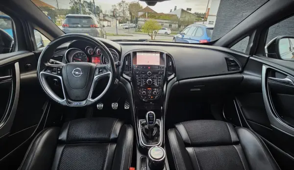 Opel Astra GTC 2.0 T 16