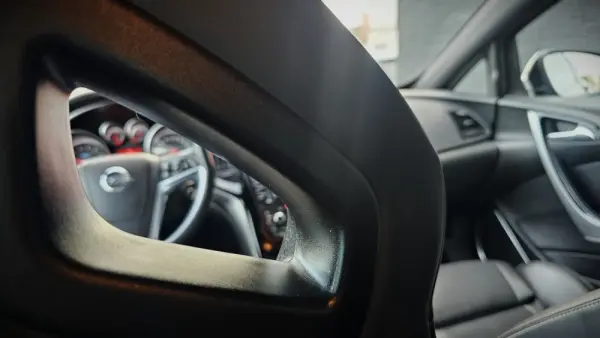 Opel Astra GTC 2.0 T 30