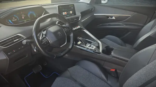 Peugeot 3008 1.6 HYBRID EAT8 ALLURE 14