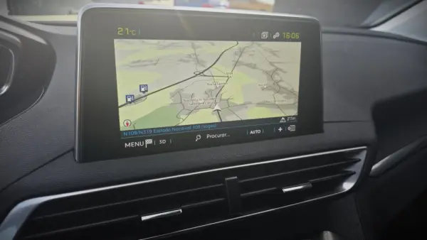 Peugeot 3008 1.6 HYBRID EAT8 ALLURE 24