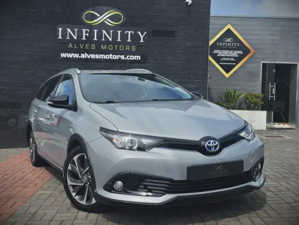 Toyota Auris Touring Sports 1.8 HSD CONFORT + P.SPORTS HYBRID 2