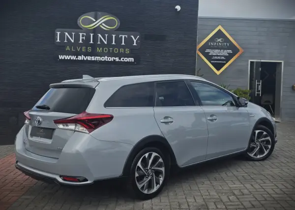 Toyota Auris Touring Sports 1.8 HSD CONFORT + P.SPORTS HYBRID 6