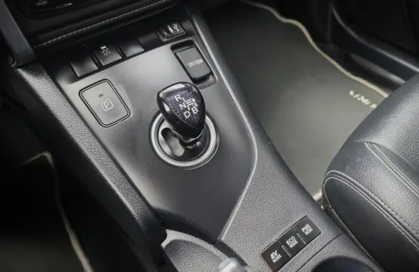 Toyota Auris Touring Sports 1.8 HSD CONFORT + P.SPORTS HYBRID 15