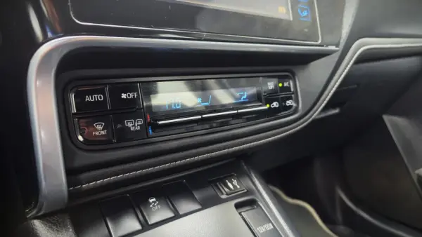 Toyota Auris Touring Sports 1.8 HSD CONFORT + P.SPORTS HYBRID 19