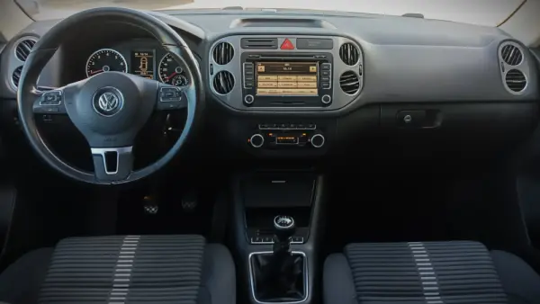 Volkswagen Tiguan 1.4 TSI SPORT BLUEMOTION 8