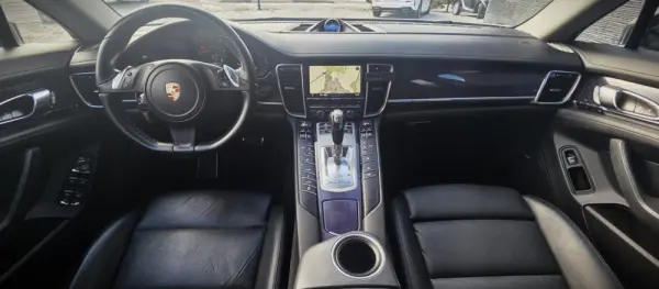 Porsche Panamera Platinum Edition 14