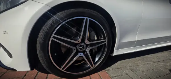 Mercedes-Benz C 300 h AMG Line 9