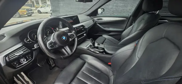 BMW 530 e iPerformance Pack M 18