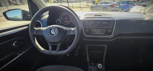 Volkswagen Up! 1.0 Move Color 10