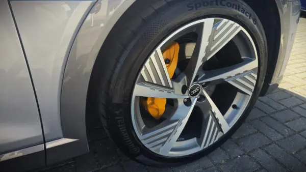 Audi e-tron 55 quattro S line 12