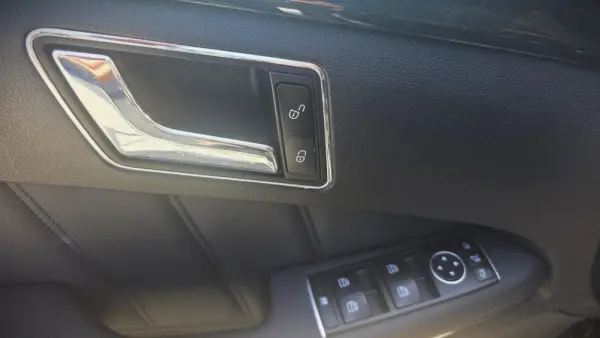 Mercedes-Benz E 220 BlueTEC 7G-TRONIC Avantgarde 16
