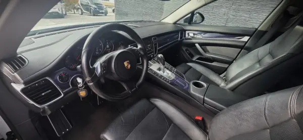 Porsche Panamera Platinum Edition 17