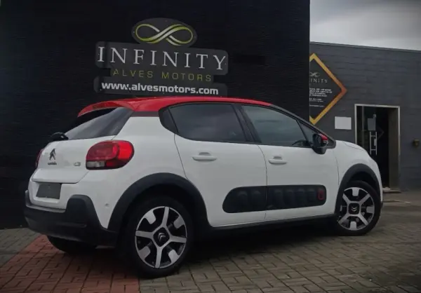 Citroen C3 1.2 PureTech Shine 8