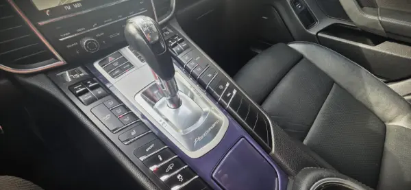 Porsche Panamera Platinum Edition 34