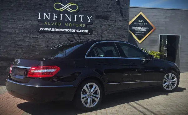 Mercedes-Benz E 220 BlueTEC 7G-TRONIC Avantgarde 5