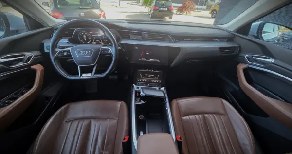 Audi e-tron 55 quattro S line 18