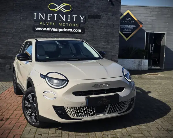 Fiat 600 1.2 Hybrid Sport 3