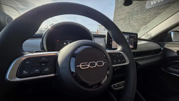 Fiat 600 1.2 Hybrid Sport 15