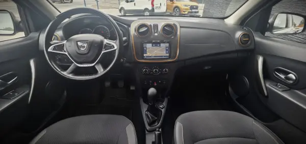 Dacia Sandero 0.9 TCe SL Explorer 10