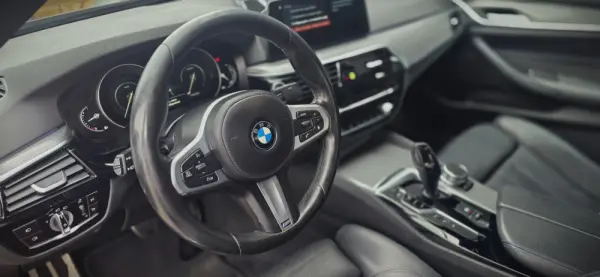 BMW 530 e iPerformance Pack M 16