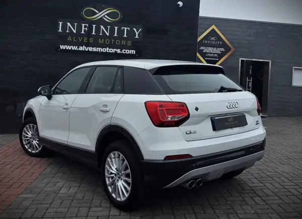 Audi Q2 2.0 TDI S tronic quattro 10