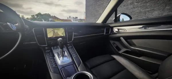 Porsche Panamera Platinum Edition 16