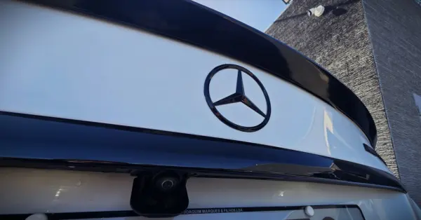Mercedes-Benz C 300 h AMG Line 13