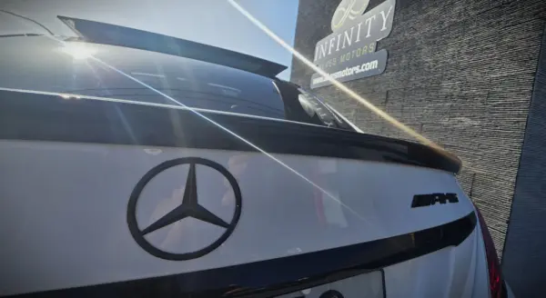 Mercedes-Benz C 300 h AMG Line 11