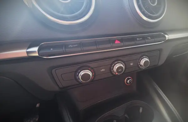 Audi A3 Limousine 1.6 TDI Advance Ultra 21