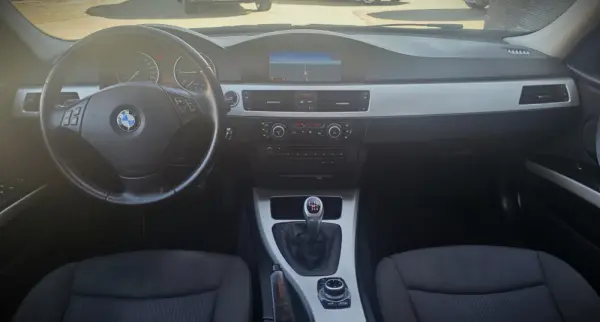 BMW 318 d Line Modern 10