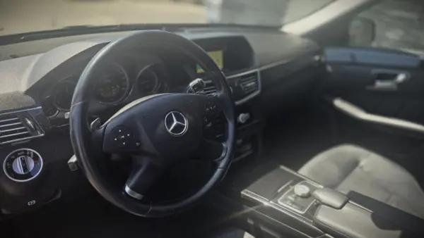 Mercedes-Benz E 220 BlueTEC 7G-TRONIC Avantgarde 12