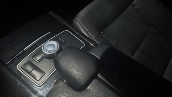 Mercedes-Benz E 220 BlueTEC 7G-TRONIC Avantgarde 22