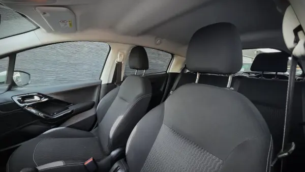 Peugeot 208 1.2 PureTech Active 15