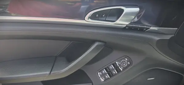Porsche Panamera Platinum Edition 26