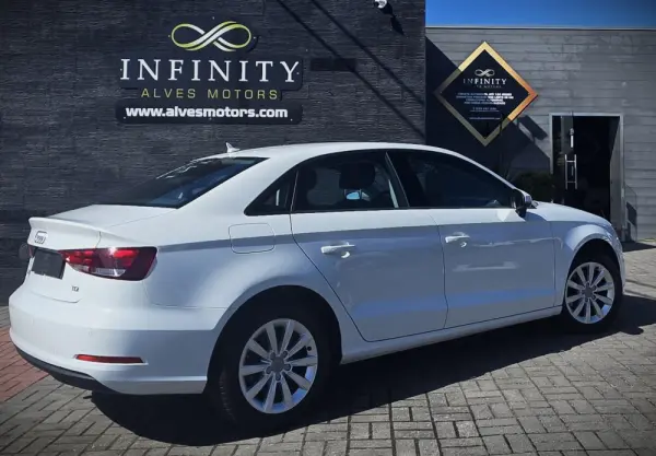 Audi A3 Limousine 1.6 TDI Advance Ultra 8