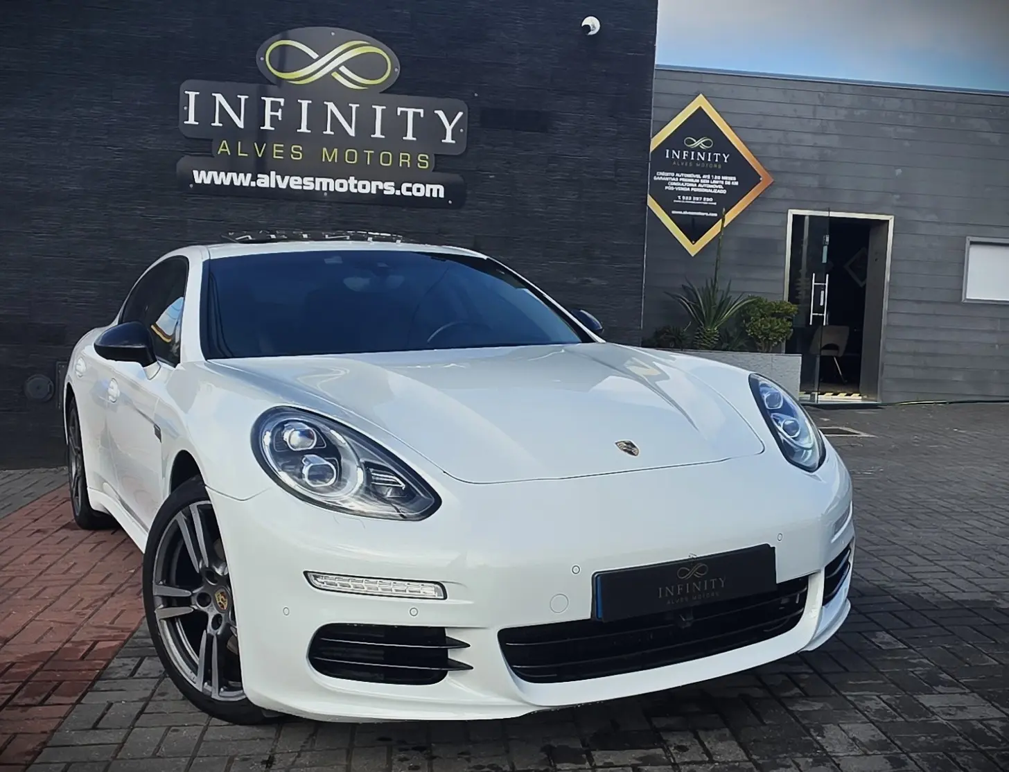 Porsche Panamera Platinum Edition 2