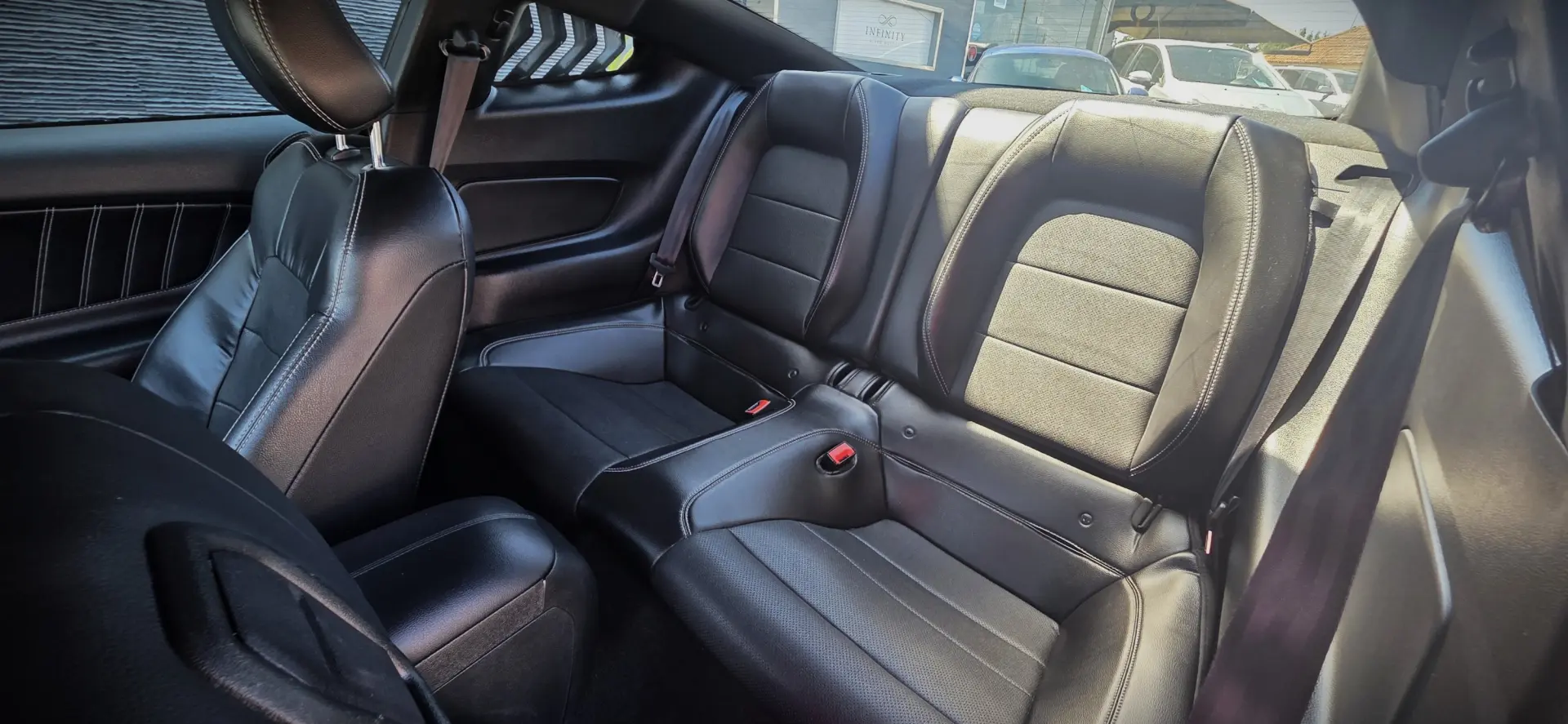 Ford Mustang 2.3i EcoBoost Aut. 38