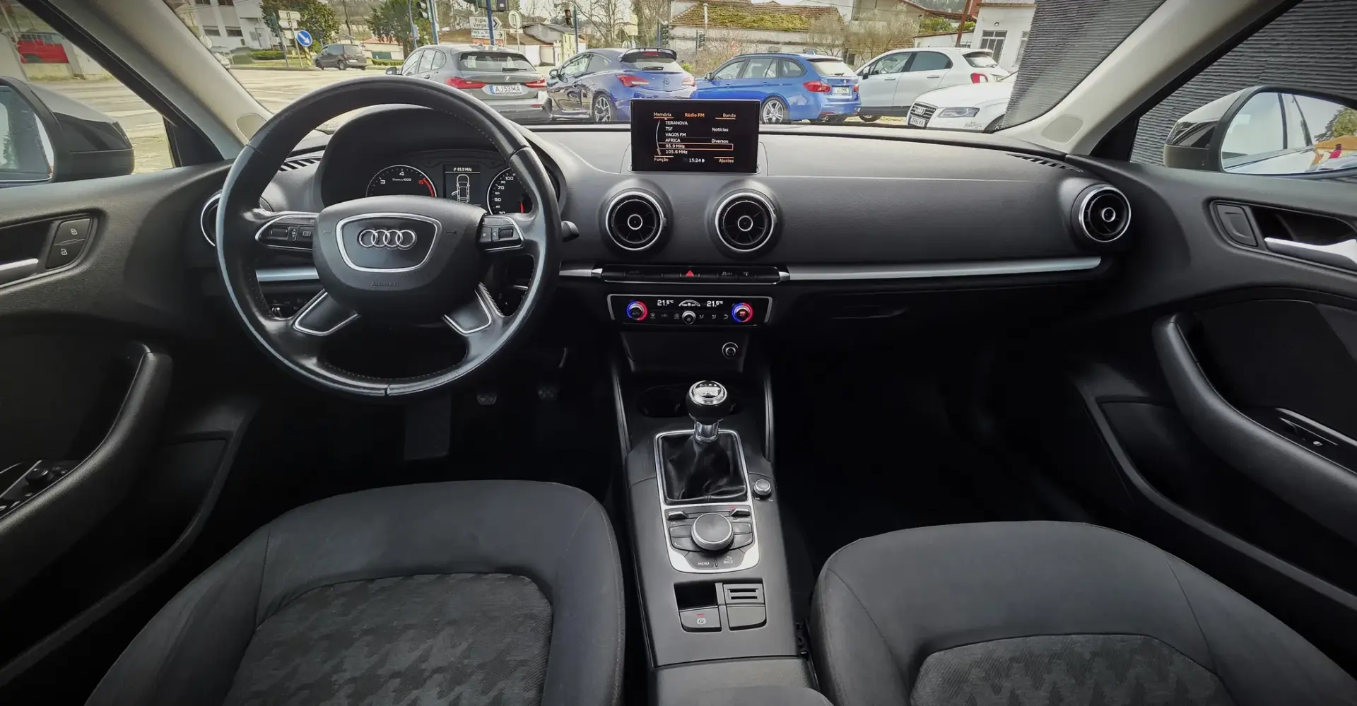 Audi A3 Sportback 1.6 TDi Business Line Attraction 12