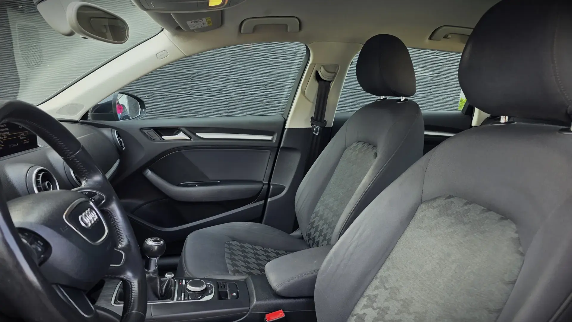 Audi A3 Sportback 1.6 TDi Business Line Attraction 17