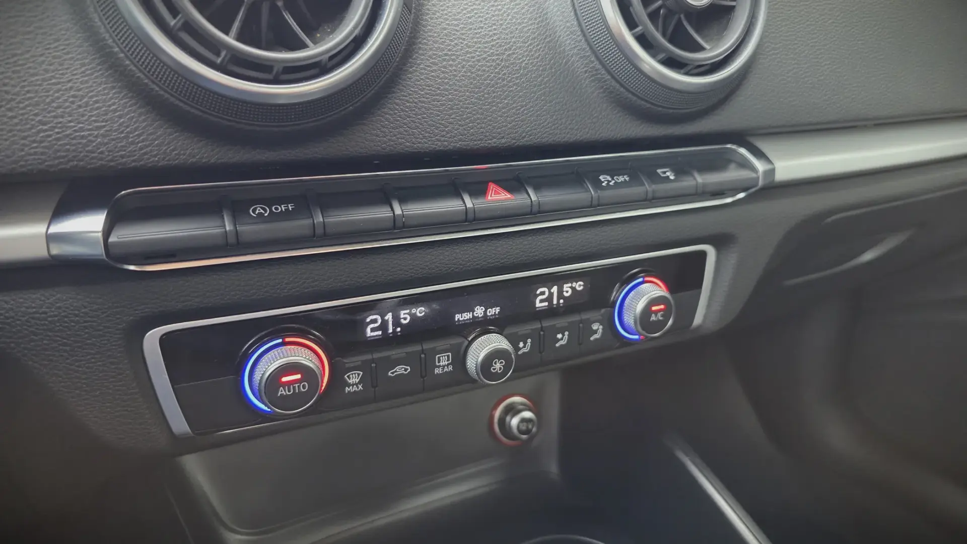 Audi A3 Sportback 1.6 TDi Business Line Attraction 21