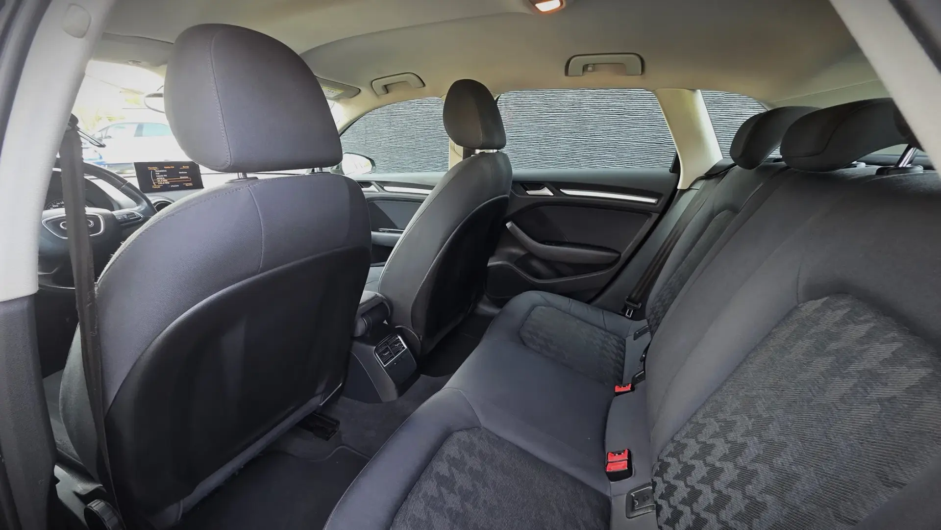 Audi A3 Sportback 1.6 TDi Business Line Attraction 25