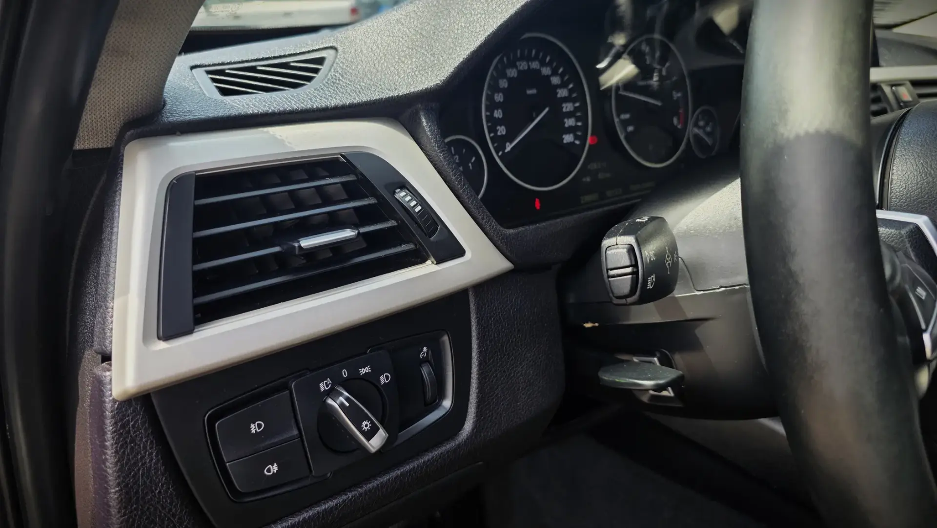 BMW 320 d Touring Line Luxury Auto 16