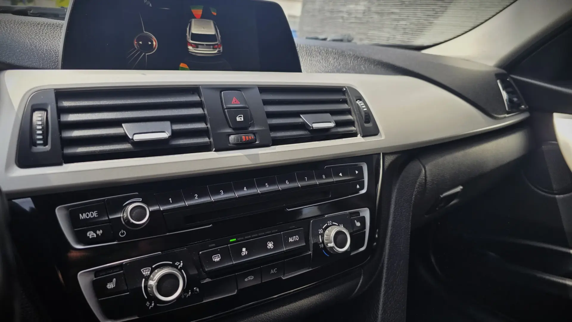 BMW 320 d Touring Line Luxury Auto 23