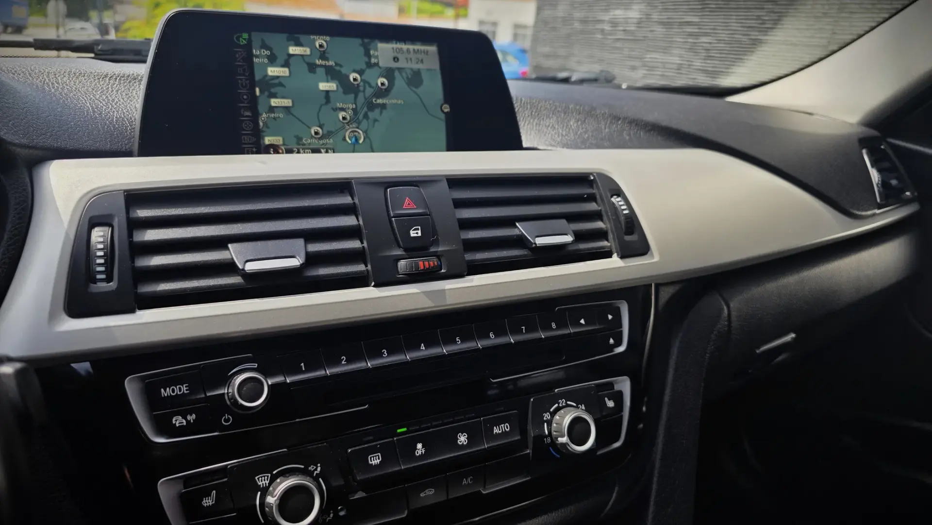 BMW 320 d Touring Line Luxury Auto 25