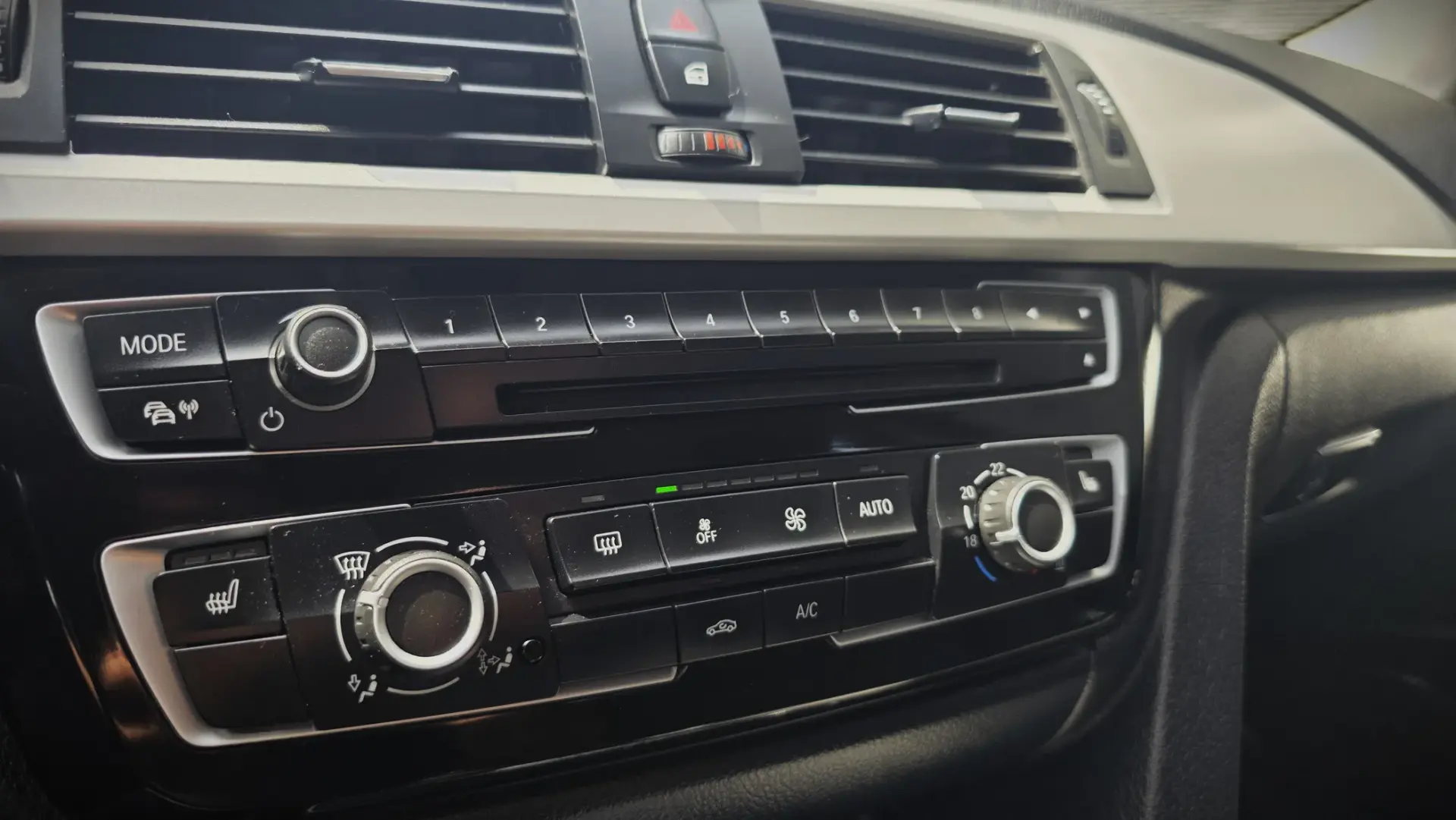 BMW 320 d Touring Line Luxury Auto 26