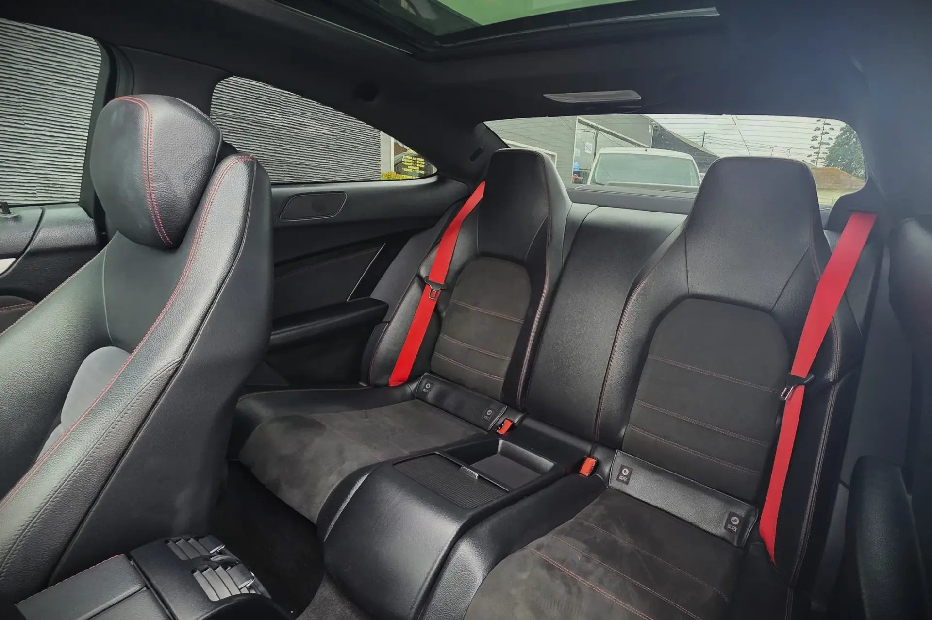 Mercedes-Benz C 250 COUPÉ d AMG Line Aut. 32