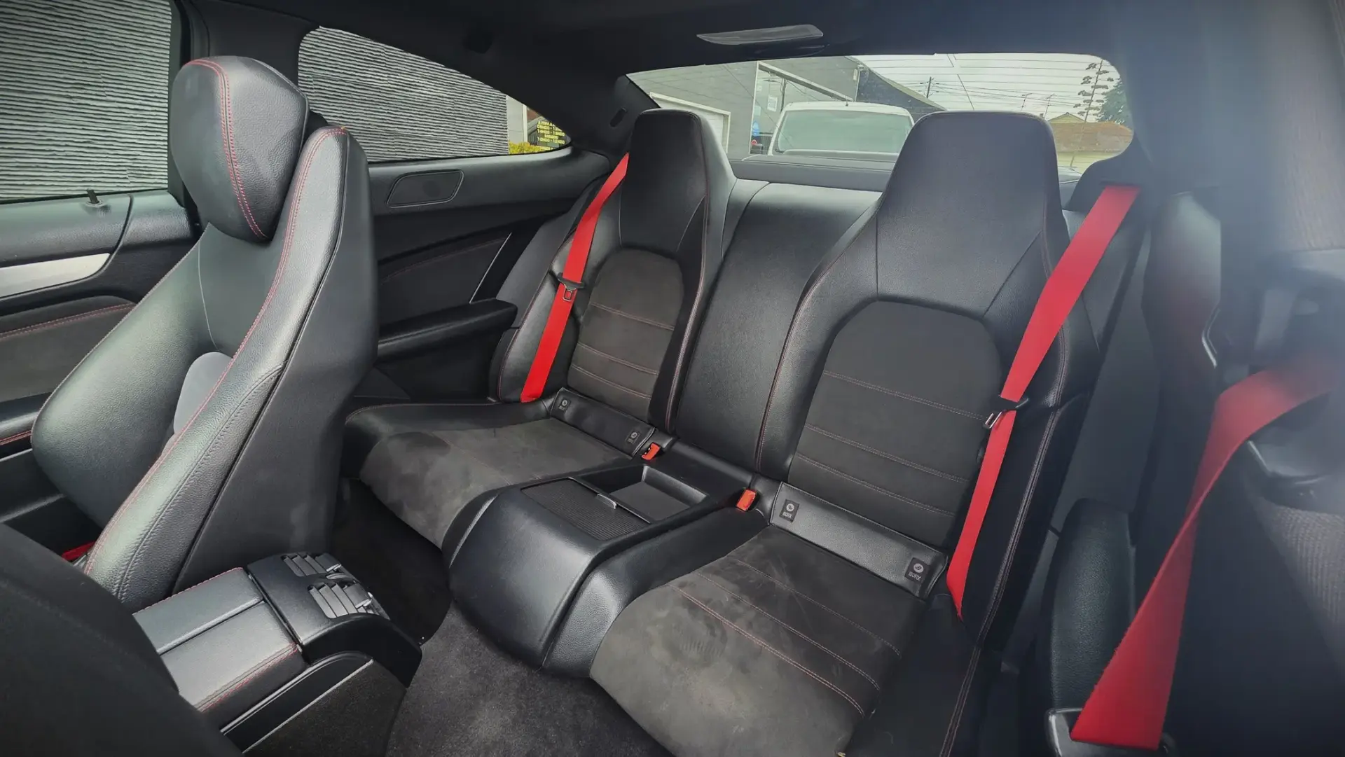 Mercedes-Benz C 250 COUPÉ d AMG Line Aut. 33