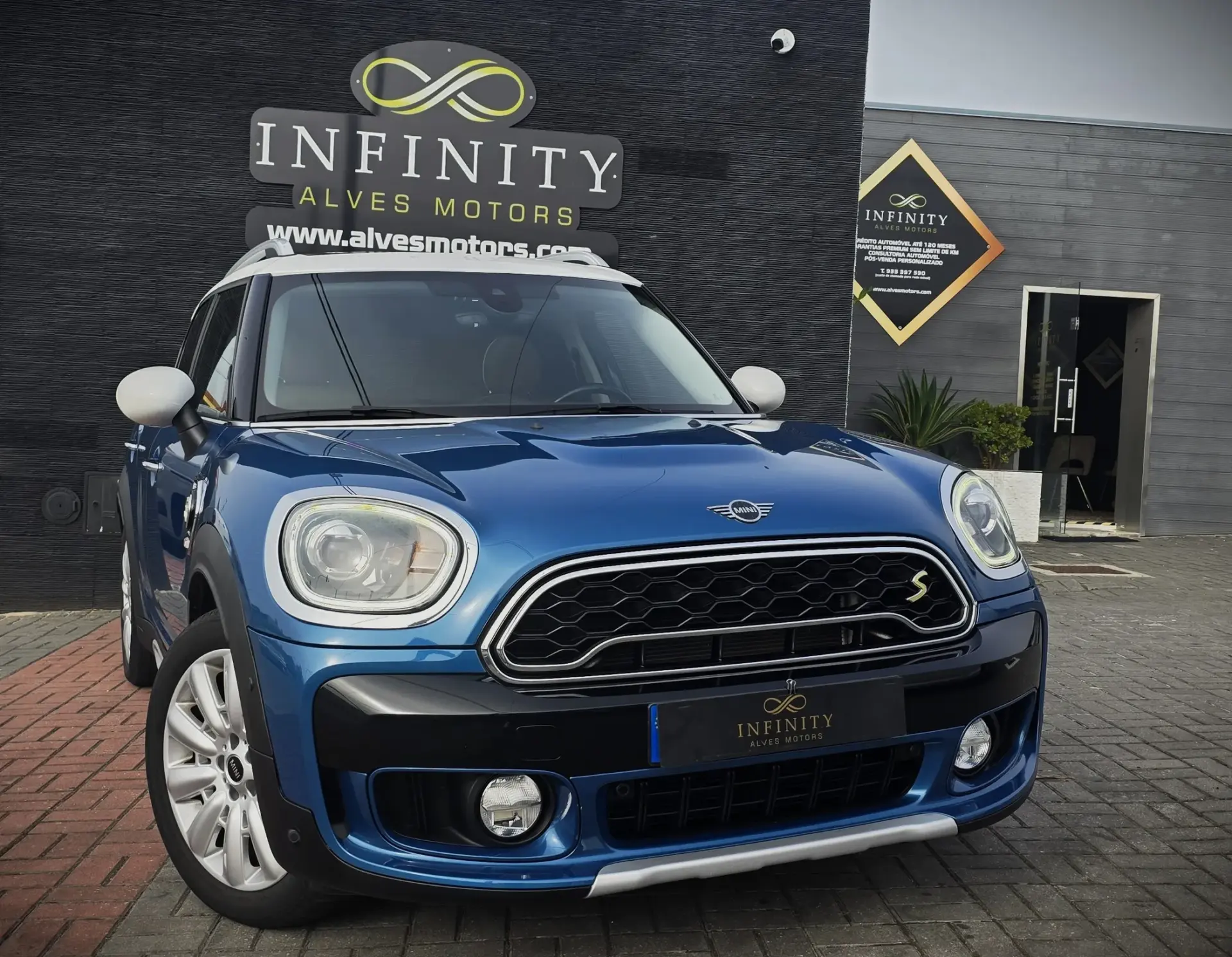MINI Countryman Cooper SE ALL4 Auto 2